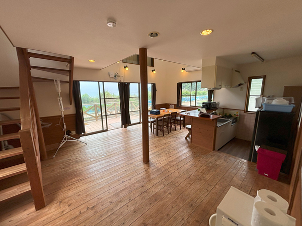 コテージのリビングの写真