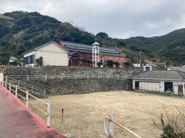上五島観光情報③

こんばんは。

高井旅コテージ・ログハウスです。
あっという間に5月も終わりますね。

夏に向けて観光情報を更新していきます。

上五島は教会群も観光スポットの一つです。

今回紹介するのは福見教会です。
福見教会は、高井旅から車で5分ほどの距離にある教会です⛪️

中の見学もできますので、ぜひ一度訪れてみてください。

#中通島 #高井旅コテージログハウス #上五島