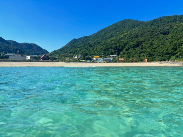 今年の夏は、高井旅海水浴場に来てみませんか？

上五島の中通島の中でも穴場の海水浴場、高井旅。夏場でも貸切となることも珍しくありません。海は遠浅で透明度が非常に高く、晴れた日にはきれいなターコイズブルーになります。

お問い合わせはDMにどうぞ！

#五島列島 #上五島 #奈良尾 #上五島観光